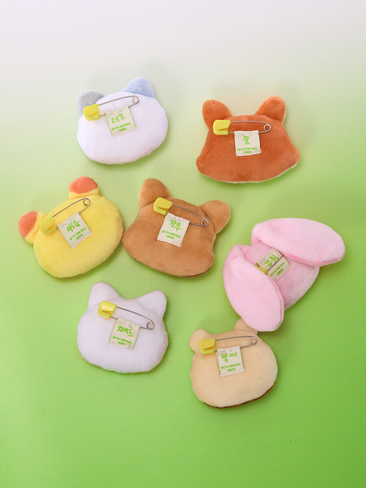 Dreamiez Random Plush Badge