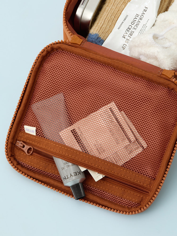 BT21 Basic Medium Multi Pouch