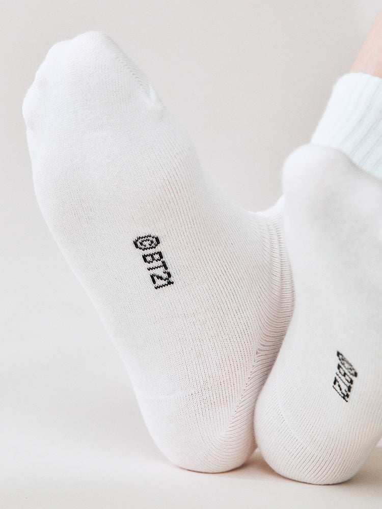 BT21 Basic Lip Embroidery Socks