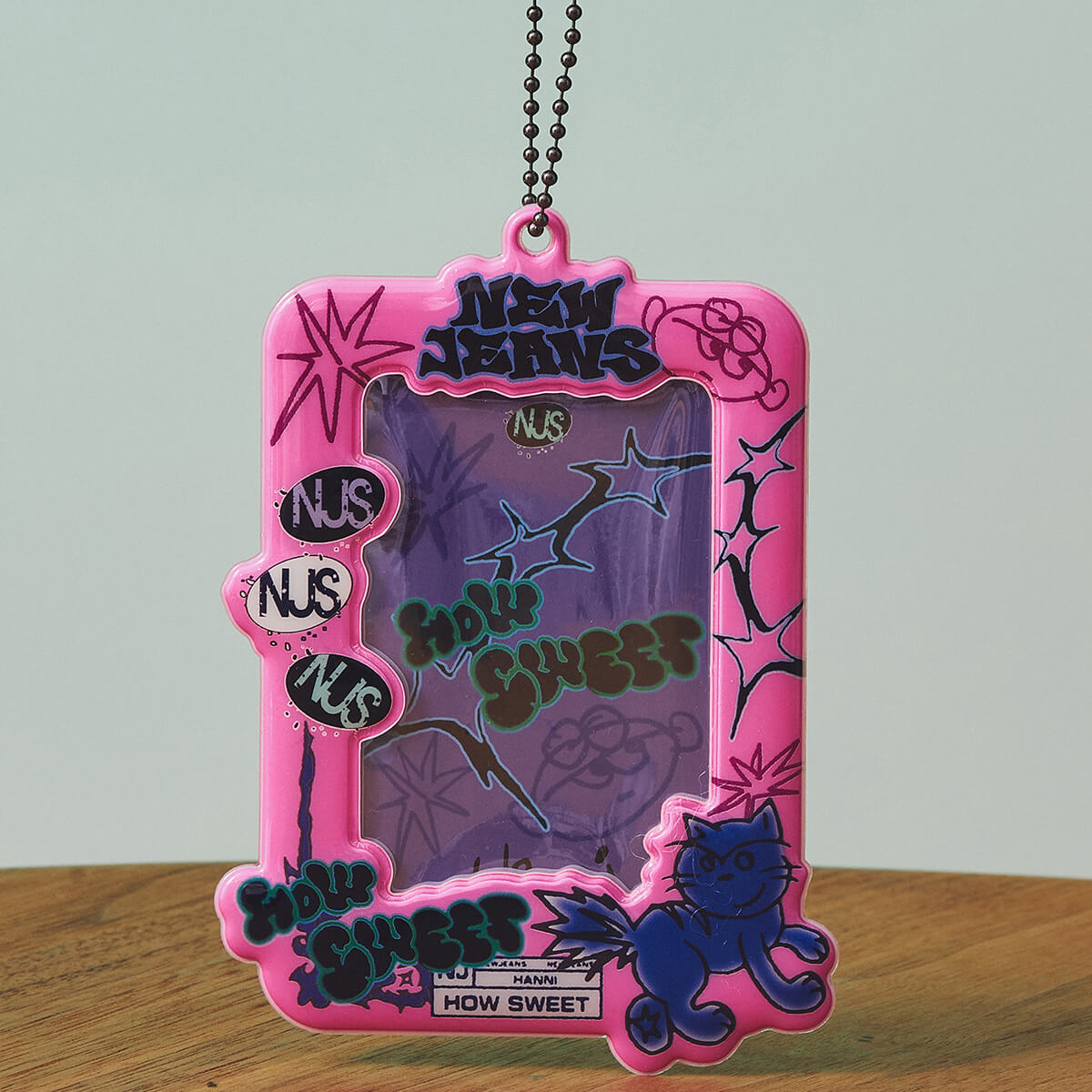 NewJeans How Sweet Photo Holder Keyring (HANNI)