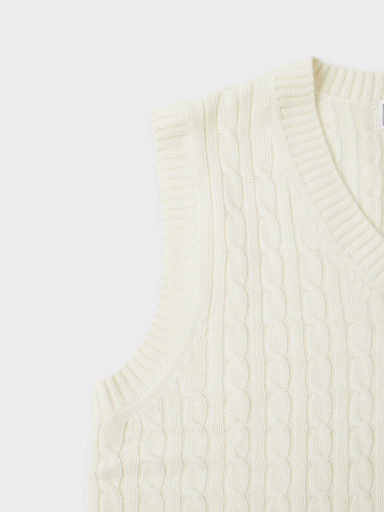 LINE FRIENDS Made by BROWN Knit Vest Ivory