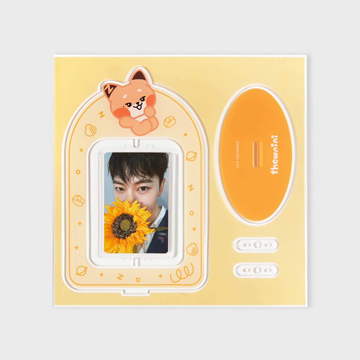ZEROBASEONE zeroni Rotating Acrylic Stand – LINE FRIENDS_US